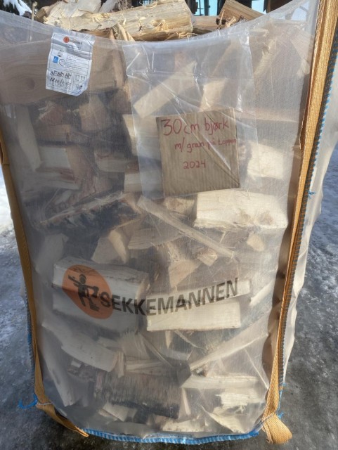 vanntett plastlomme i front for oppbevaring av informasjon